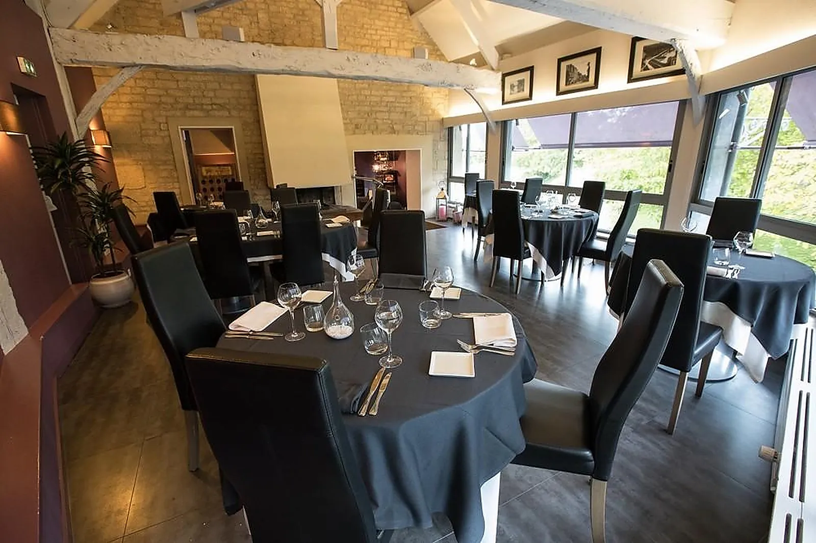 Lieux événementiels, AUBERGE DE L'ILE ENCHANTÉE