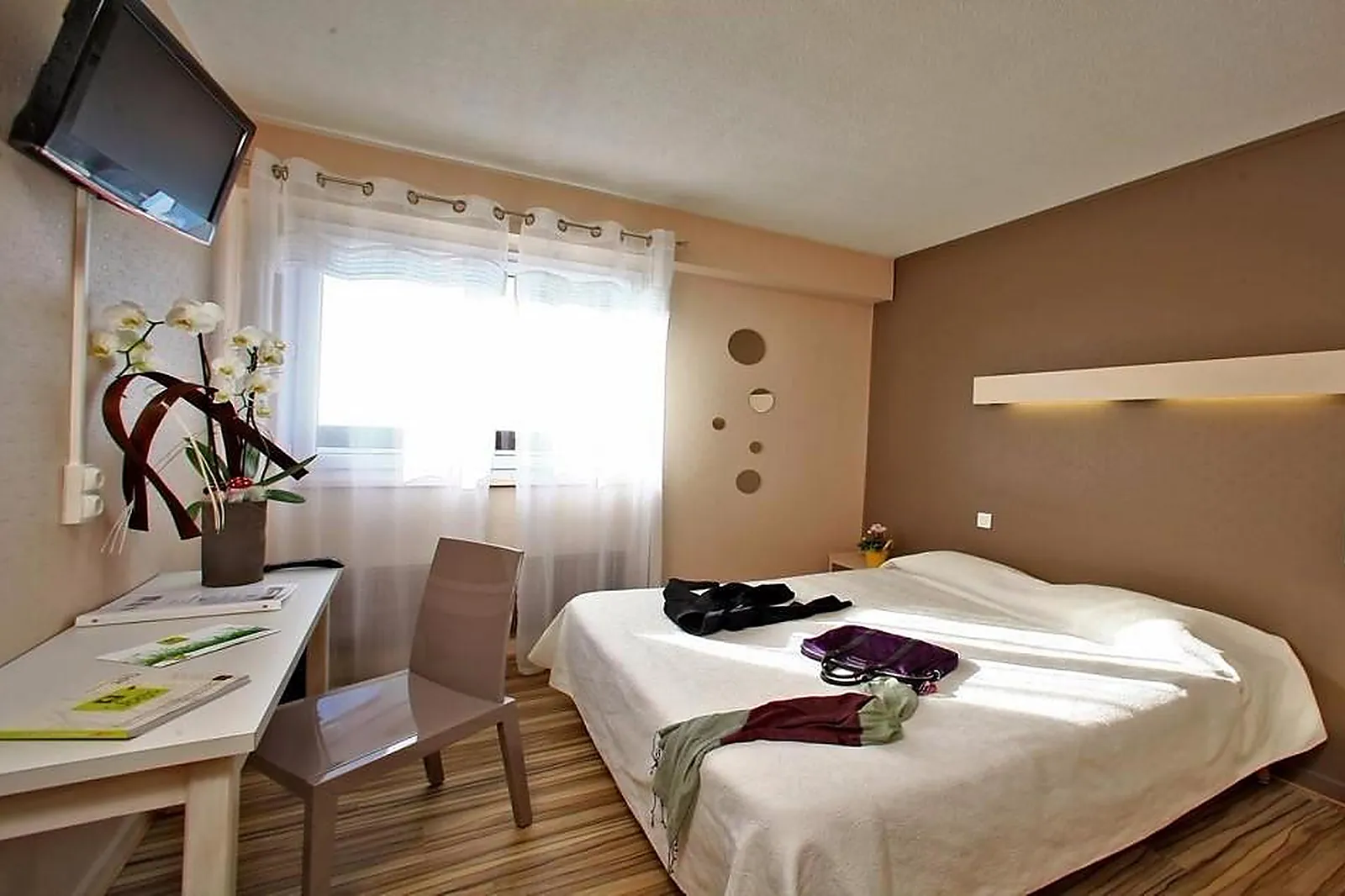 Lieux événementiels, AUBERGE DE LA BRUYÈRE