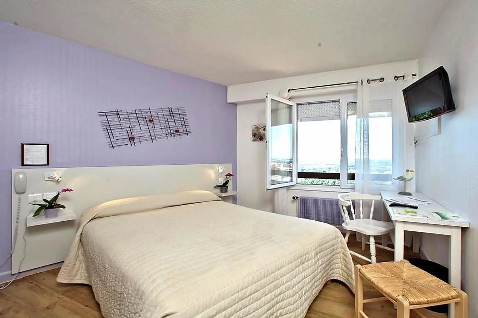 Lieux événementiels, AUBERGE DE LA BRUYÈRE