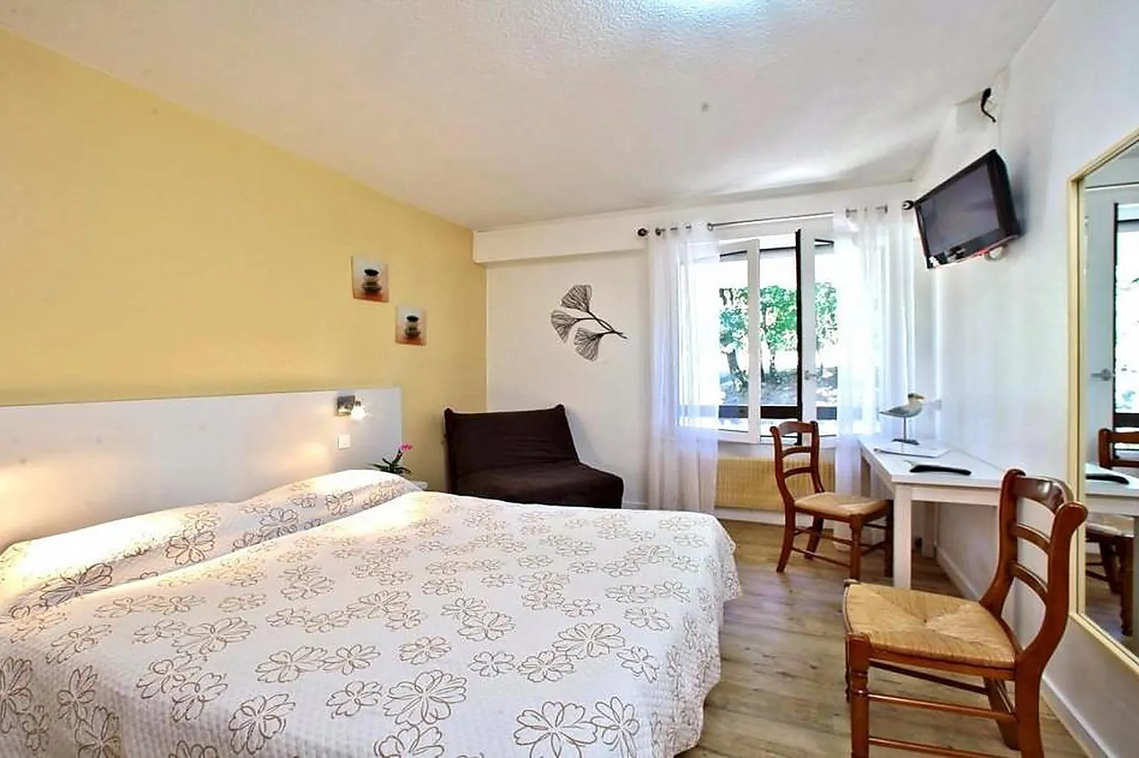 Lieux événementiels, AUBERGE DE LA BRUYÈRE