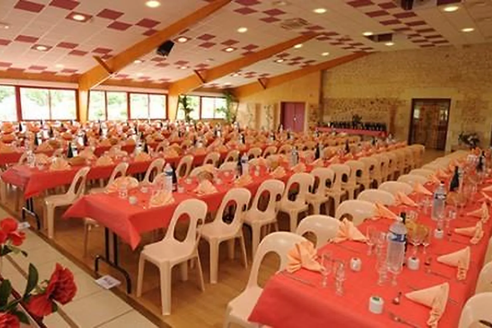 Lieux événementiels, AUBERGE DE LA CAVERNE SCULPTÉE