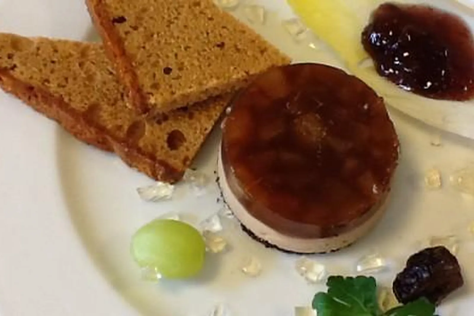 Lieux événementiels, AUBERGE DE LA CAVERNE SCULPTÉE