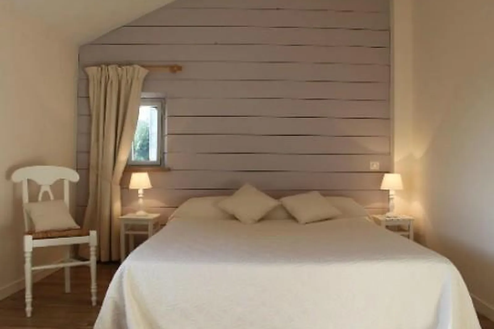 Lieux événementiels, AUBERGE DE LA COURT D'ARON