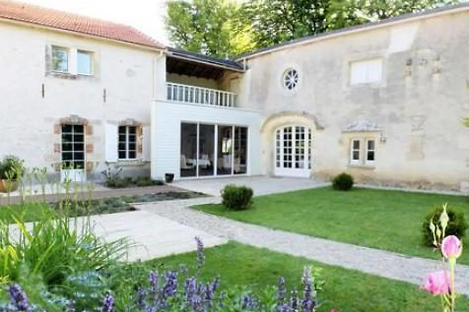 Lieux événementiels, AUBERGE DE LA COURT D'ARON