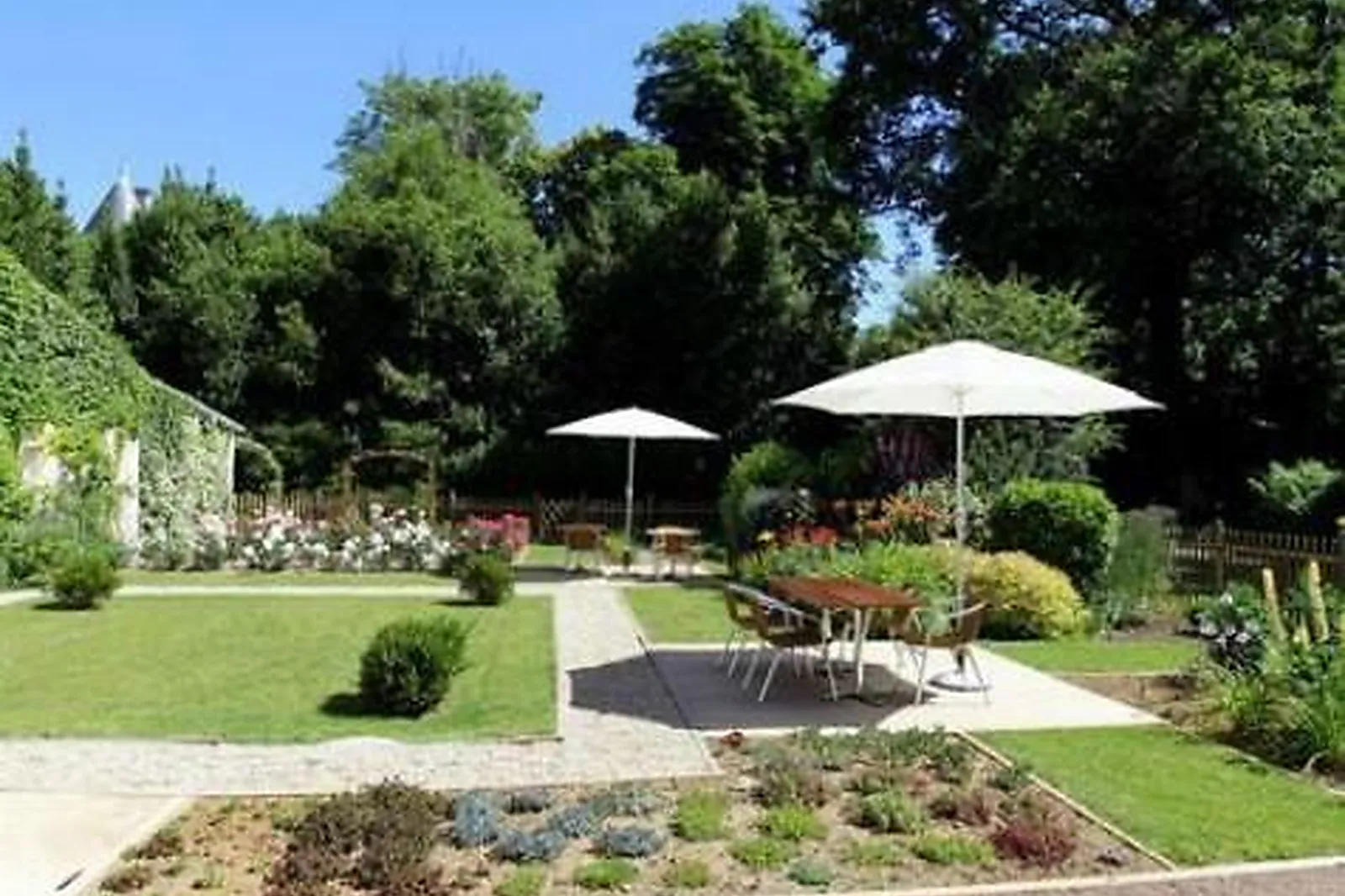 Lieux événementiels, AUBERGE DE LA COURT D'ARON