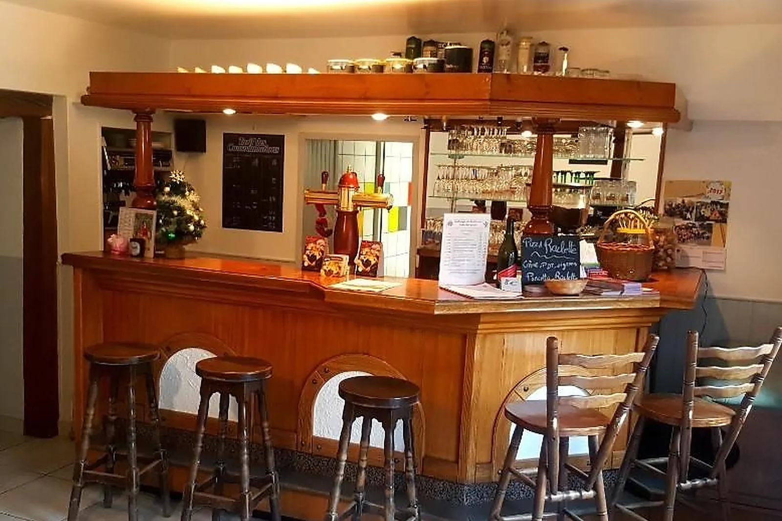 Lieux événementiels, AUBERGE DE LA POIRIE