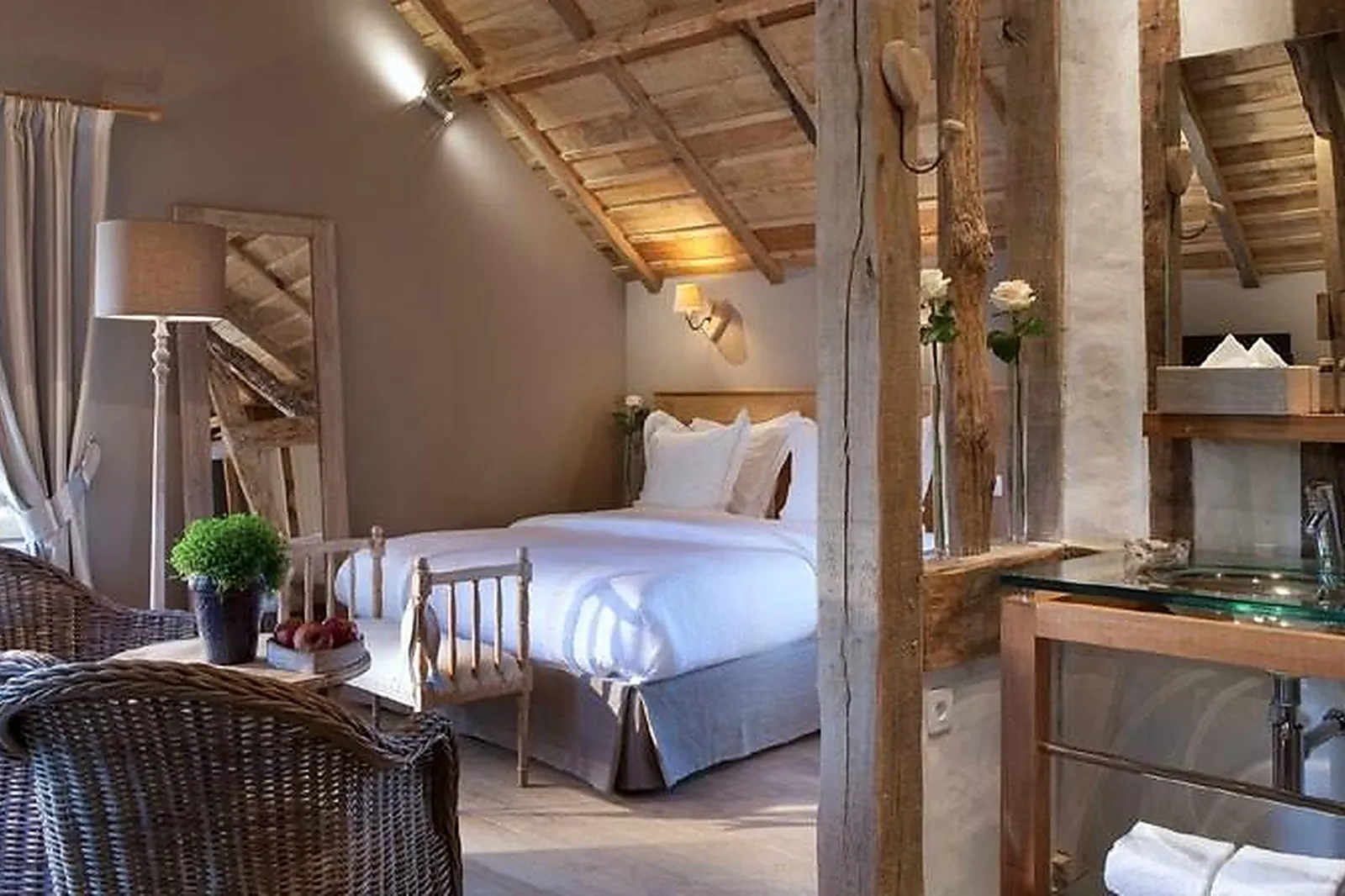 Lieux événementiels, AUBERGE DE LA SOURCE