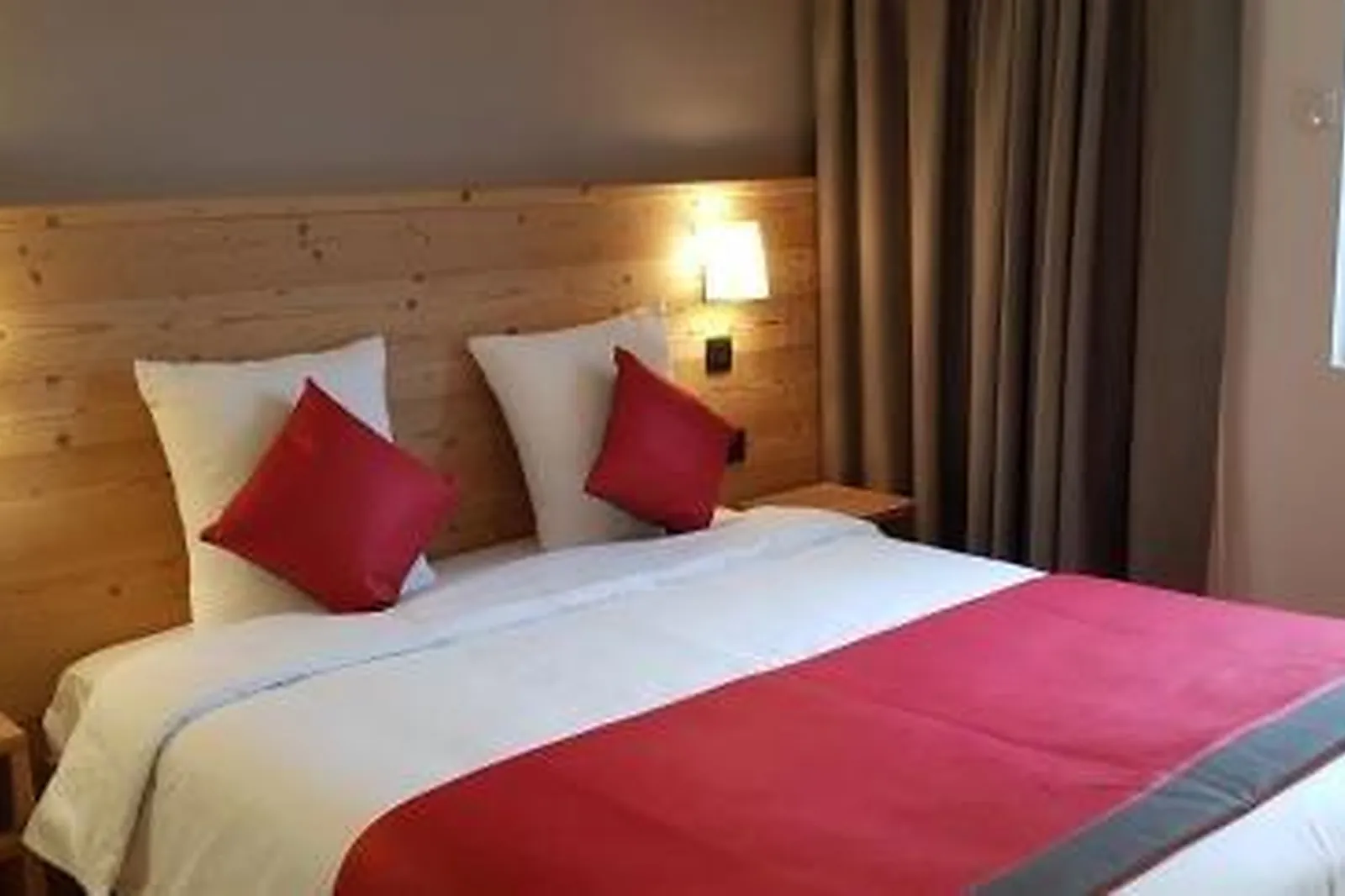 Lieux événementiels, AUBERGE DES GLIÈRES