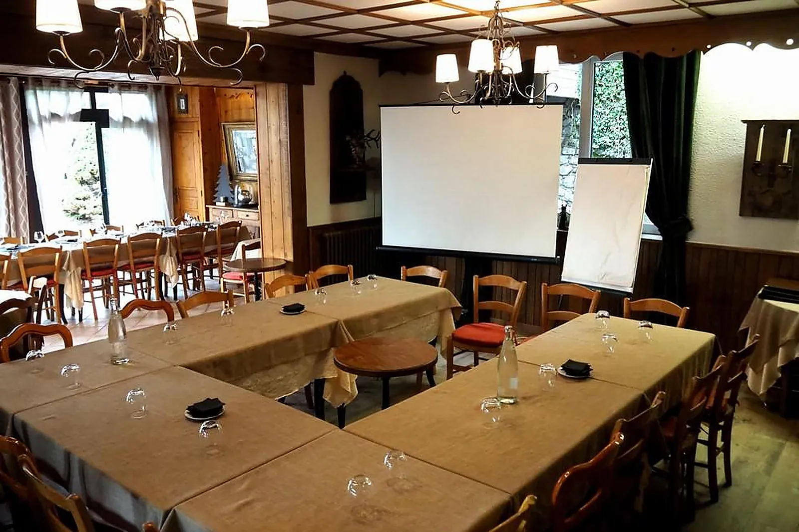 Lieux événementiels, AUBERGE DES MONTAGNES