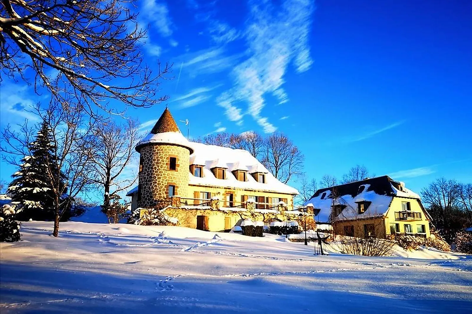 Lieux événementiels, AUBERGE DES MONTAGNES