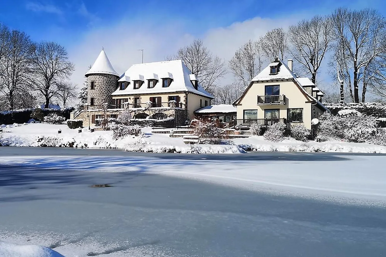 Lieux événementiels, AUBERGE DES MONTAGNES