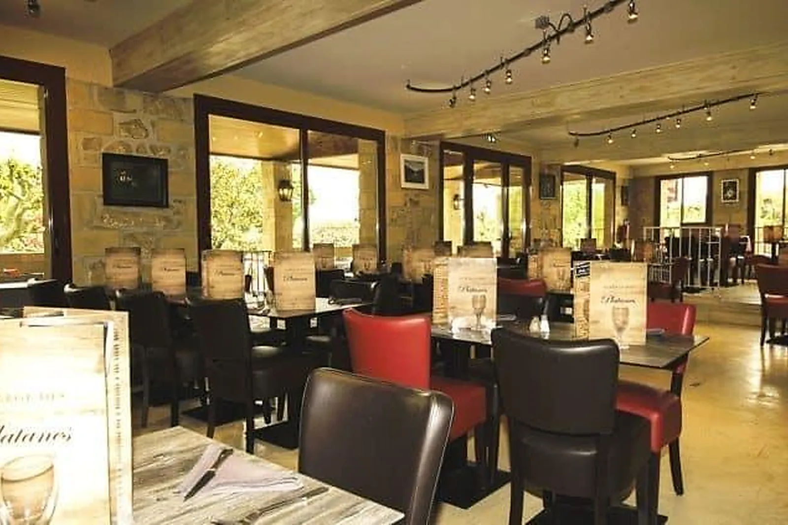 Lieux événementiels, AUBERGE DES PLATANES