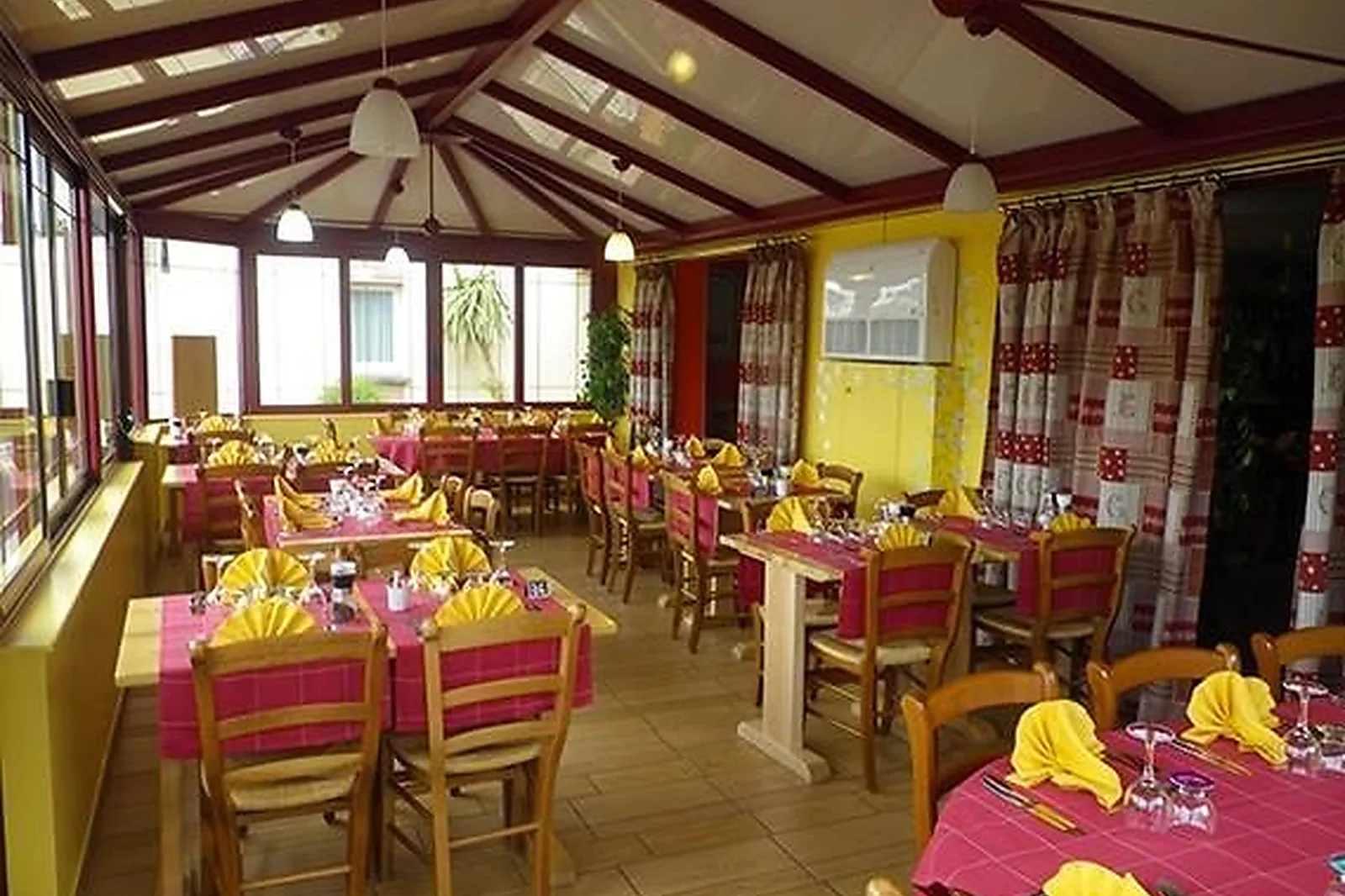 Lieux événementiels, AUBERGE DU FORUM