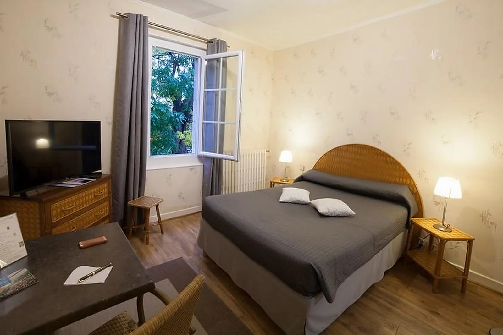 Lieux événementiels, AUBERGE DU PORCHE