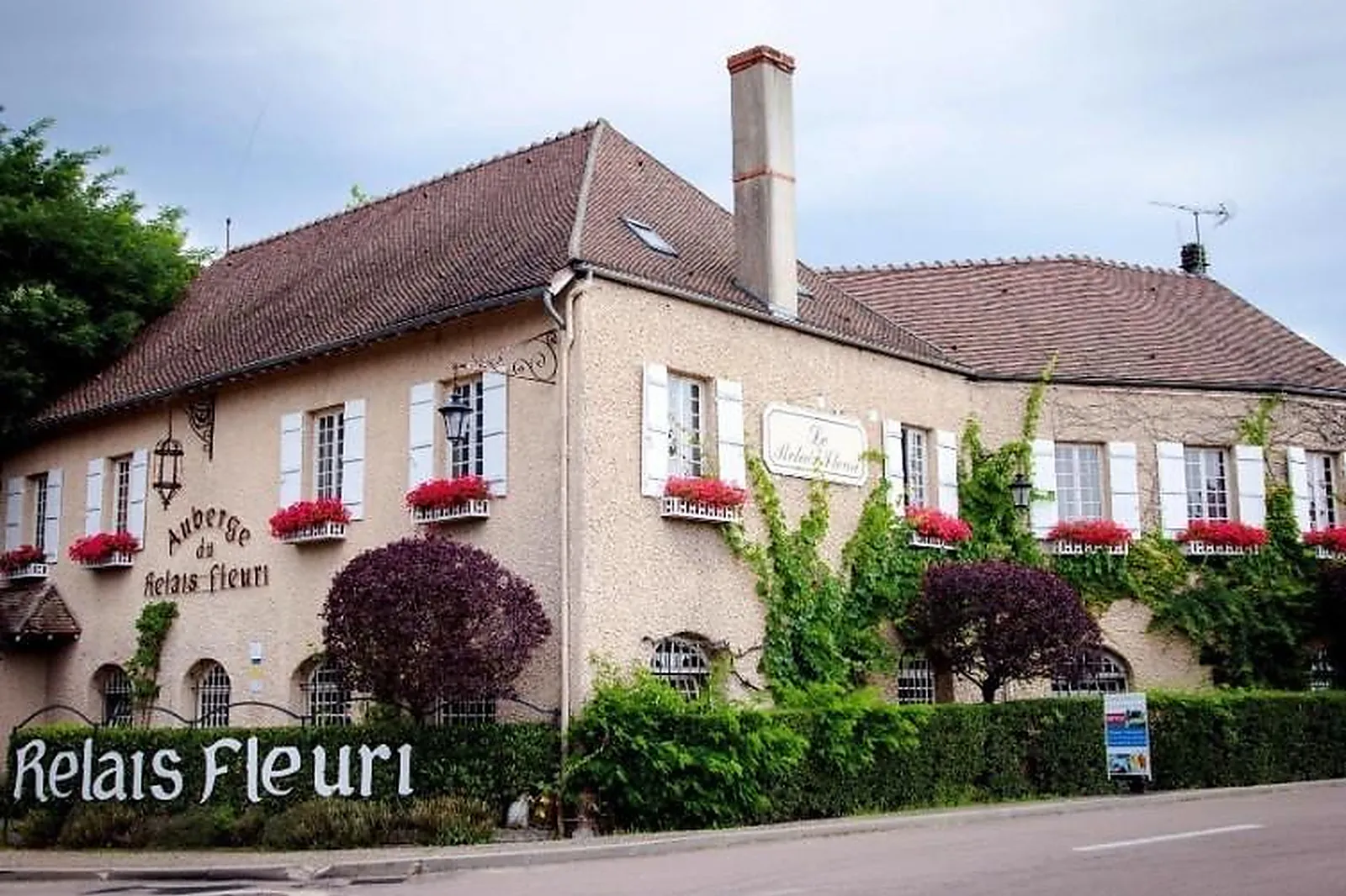Lieux événementiels, AUBERGE DU RELAIS FLEURI