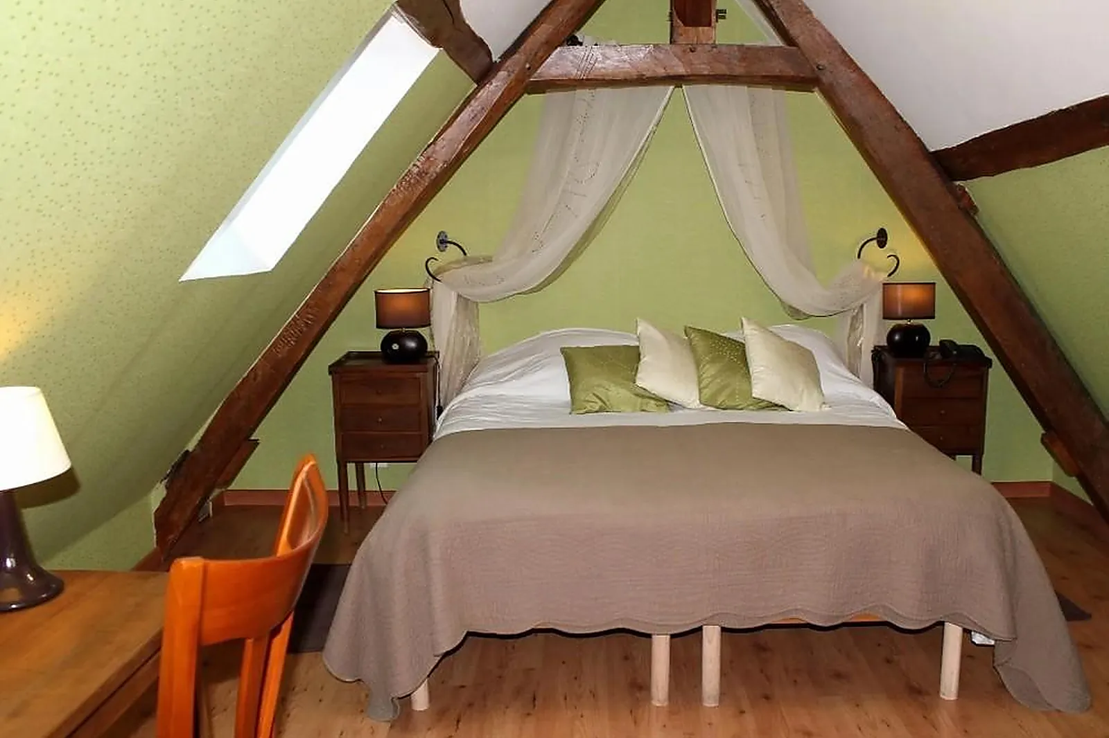 Lieux événementiels, AUBERGE LE COLOMBIEN