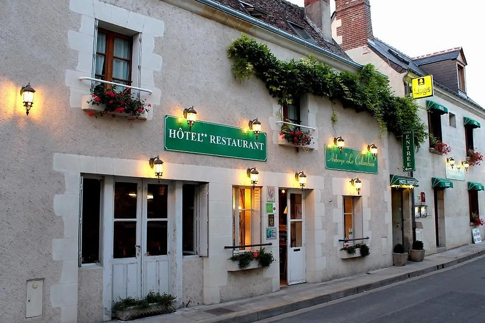 Lieux événementiels, AUBERGE LE COLOMBIEN