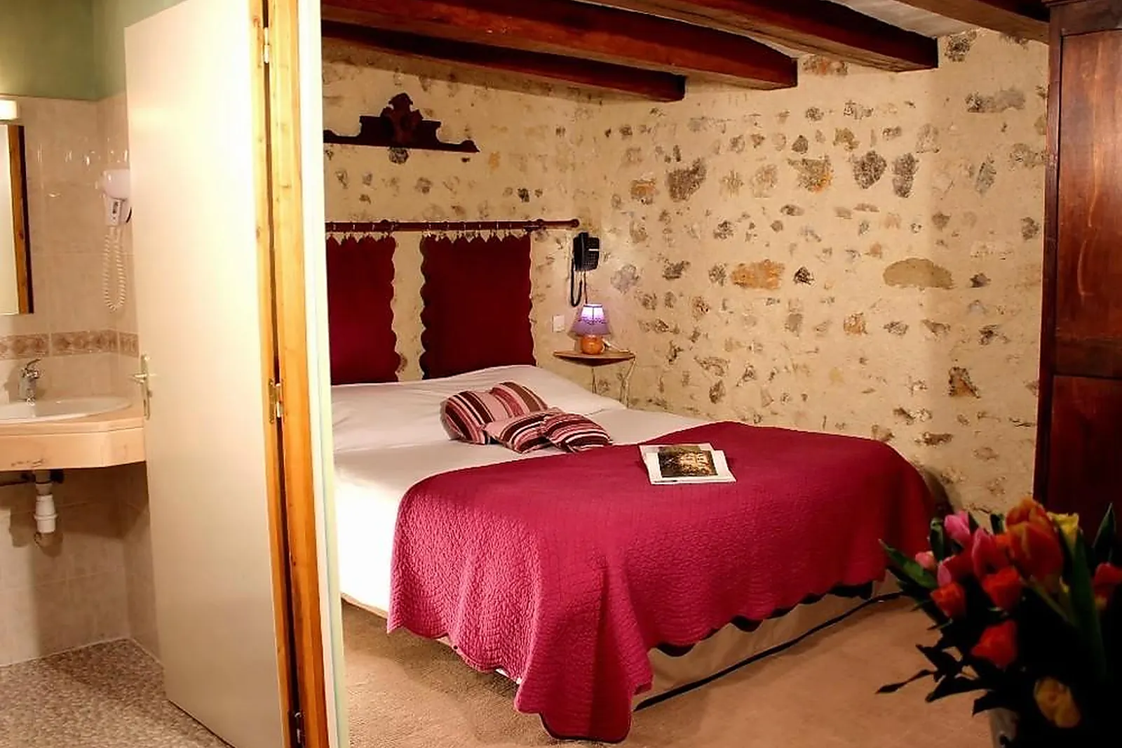 Lieux événementiels, AUBERGE LE COLOMBIEN