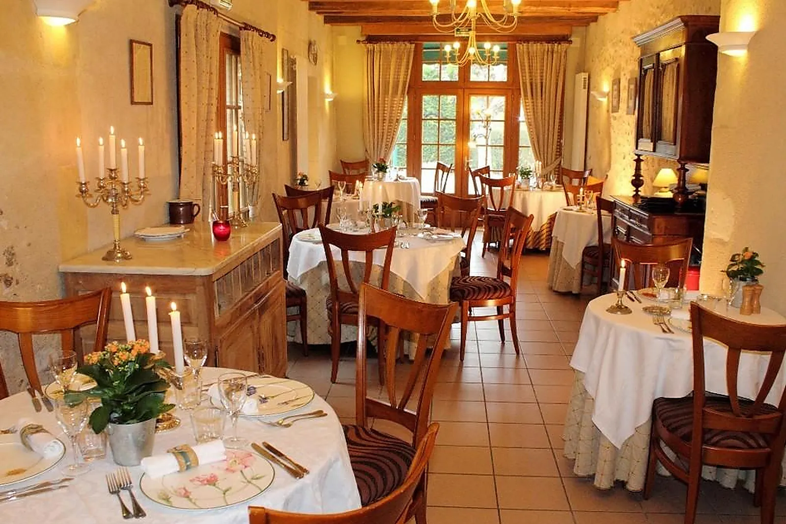 Lieux événementiels, AUBERGE LE COLOMBIEN