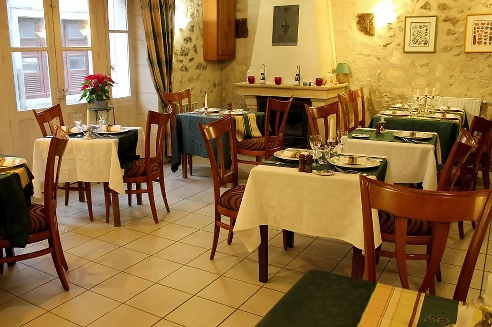 Lieux événementiels, AUBERGE LE COLOMBIEN