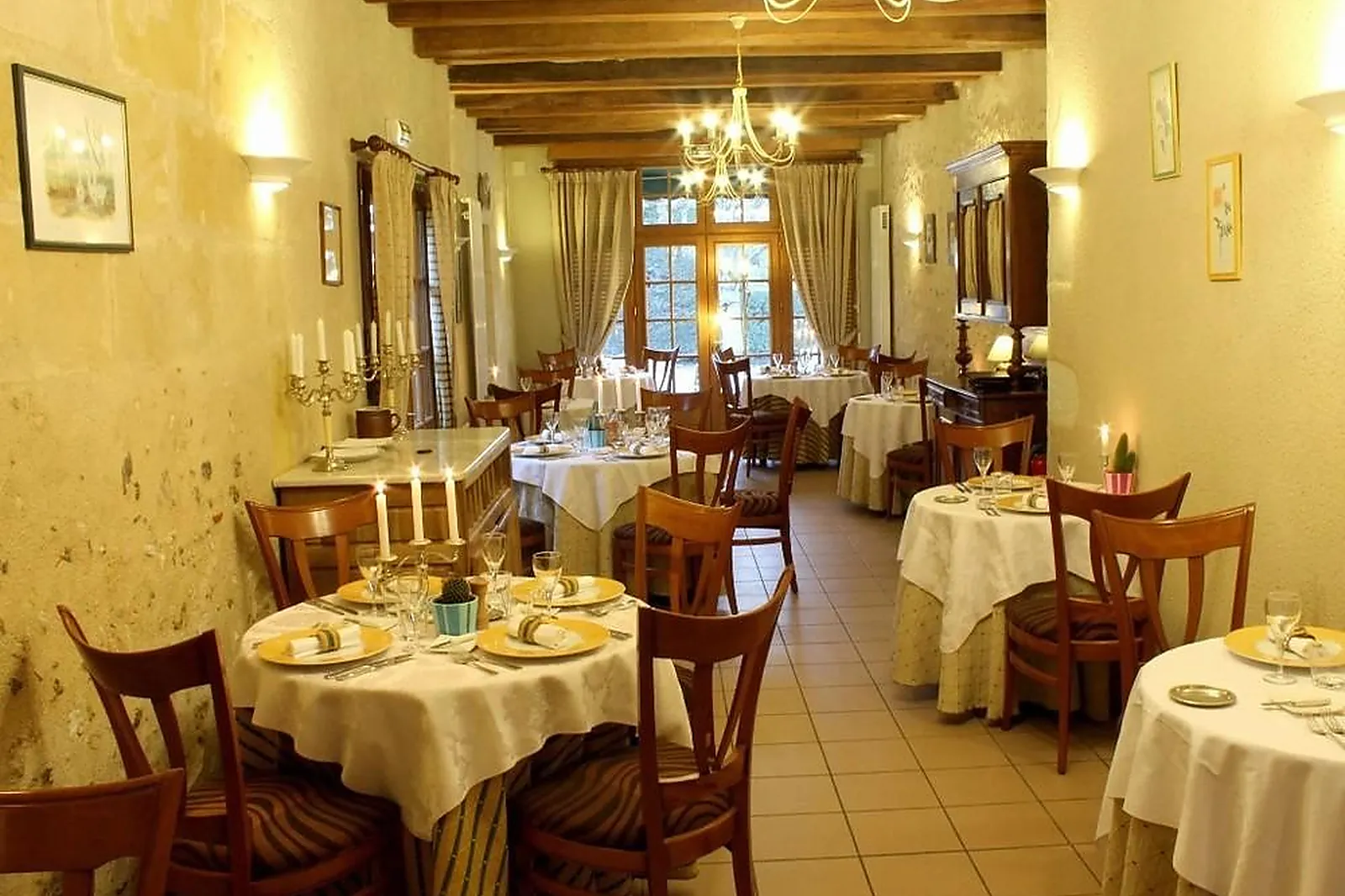 Lieux événementiels, AUBERGE LE COLOMBIEN