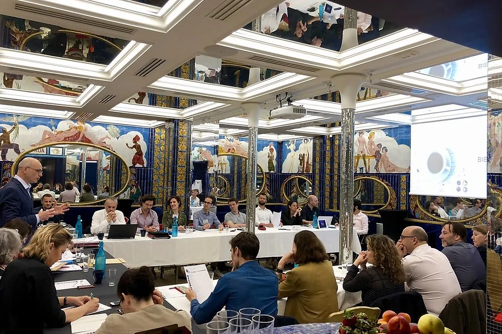 Lieux événementiels, AUX BELLES POULES