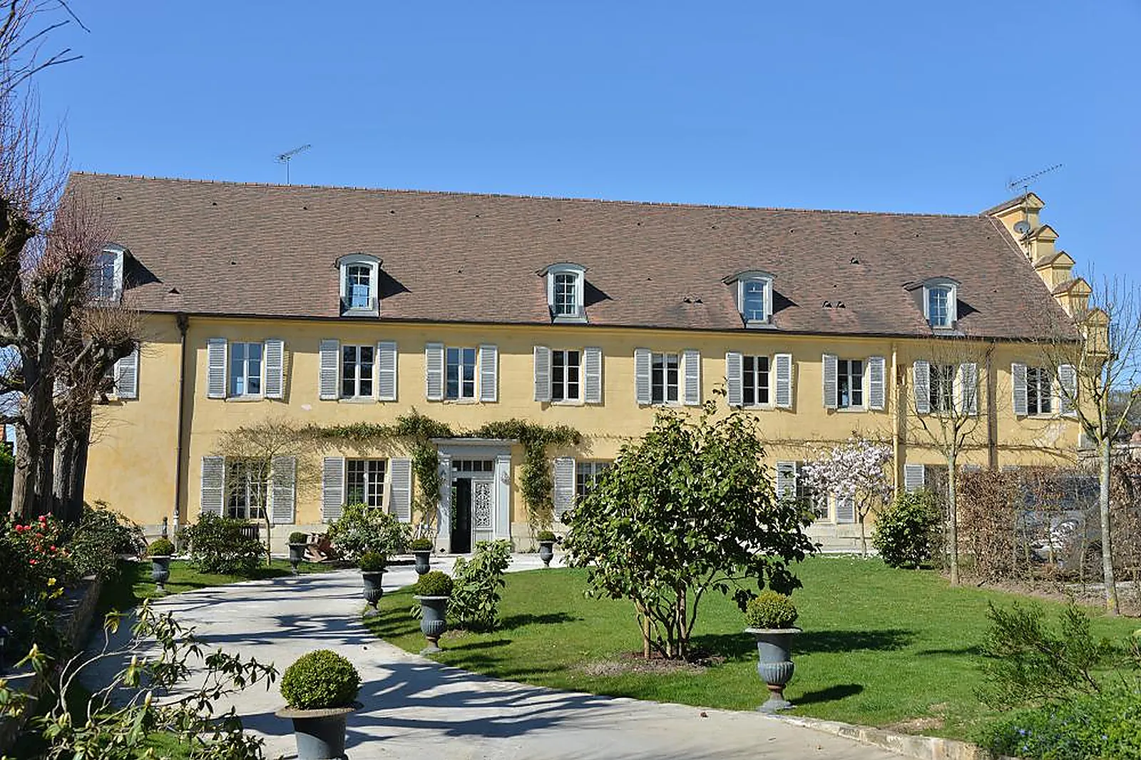 Lieux événementiels, AUX CHARMILLES DES CORDELIERS