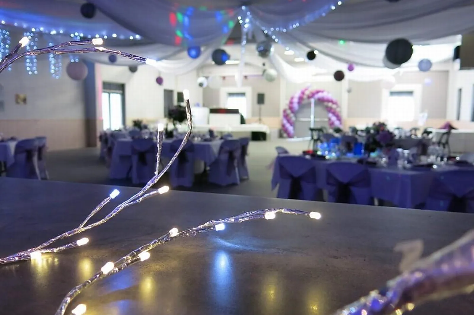 Lieux événementiels, AUX DEUX COLOMBES