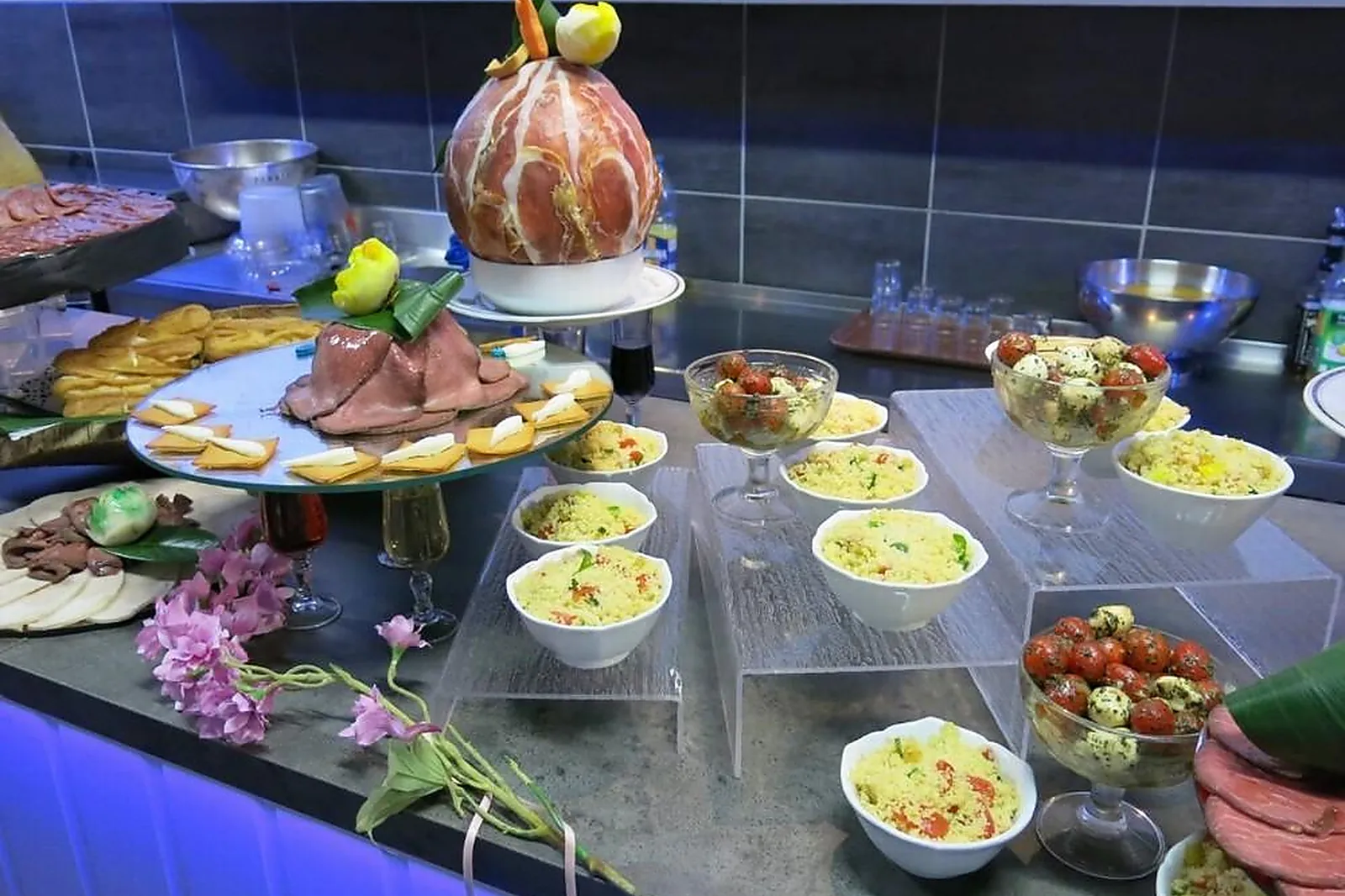 Lieux événementiels, AUX DEUX COLOMBES