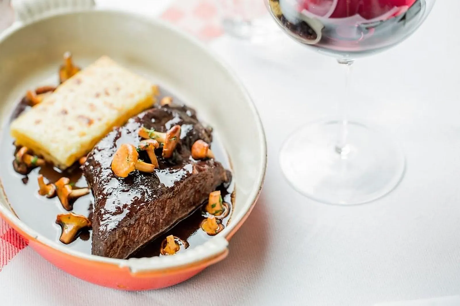 Lieux événementiels, AUX LYONNAIS