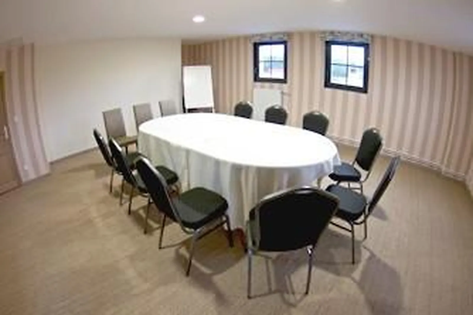 Lieux événementiels, AUX MARCHES DE LA BAIE