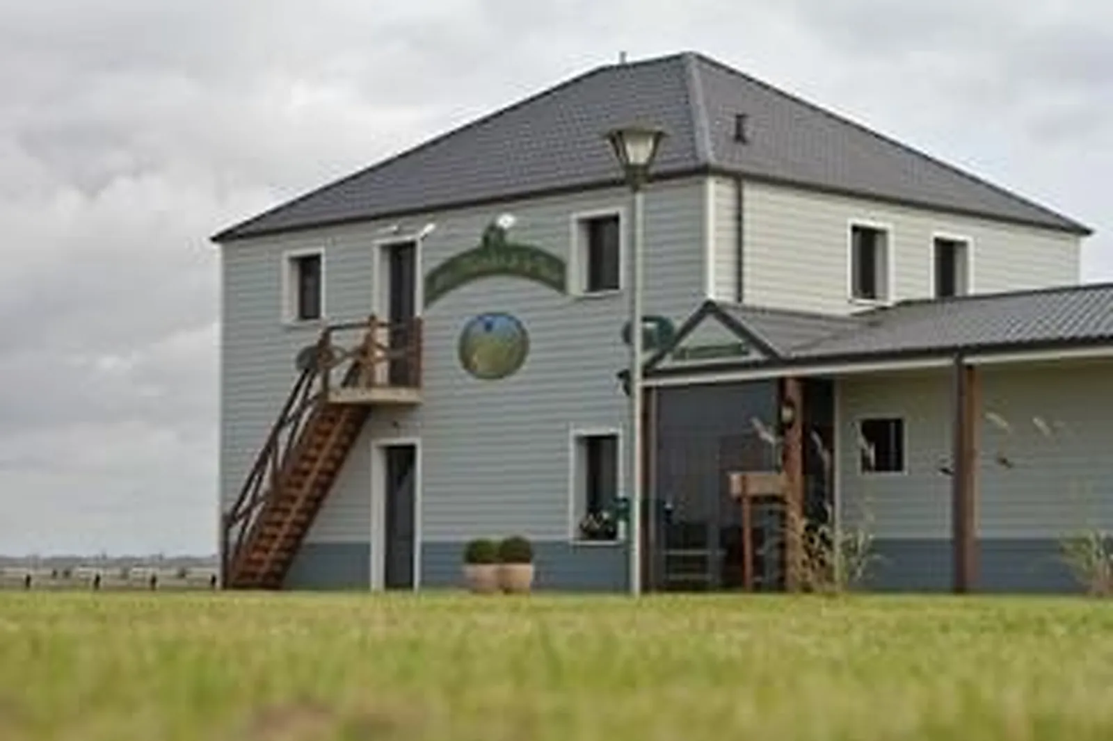 Lieux événementiels, AUX MARCHES DE LA BAIE