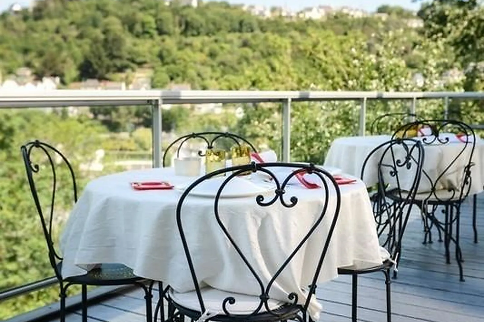 Lieux événementiels, AUX PESKED