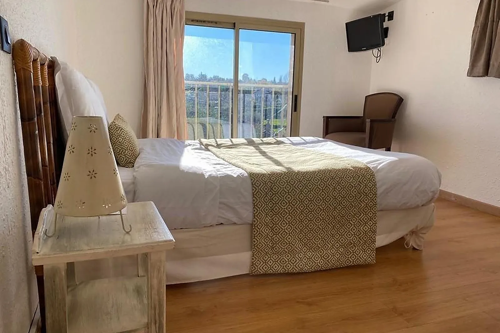 Lieux événementiels, AVOCADO HÔTEL RESTAURANT