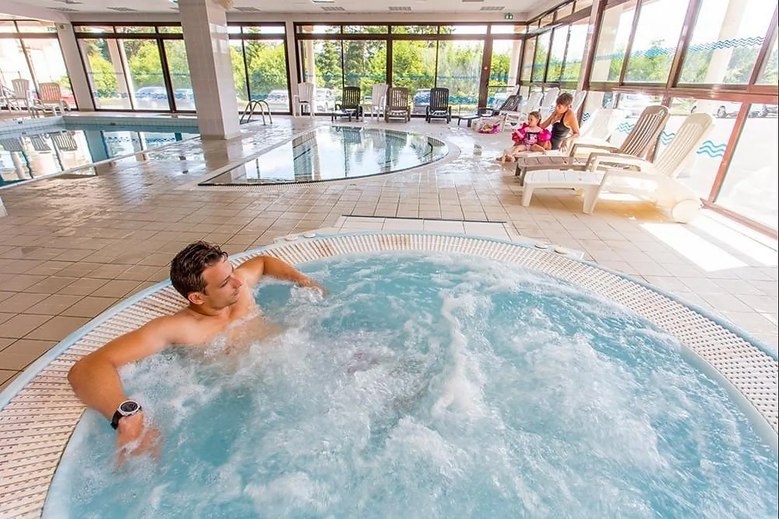 Lieux événementiels, AZUREVA FOURNOLS D'AUVERGNE ***