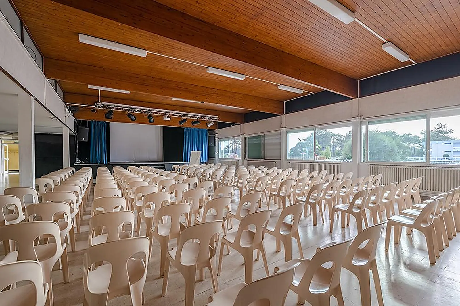 Lieux événementiels, AZUREVA LACANAU