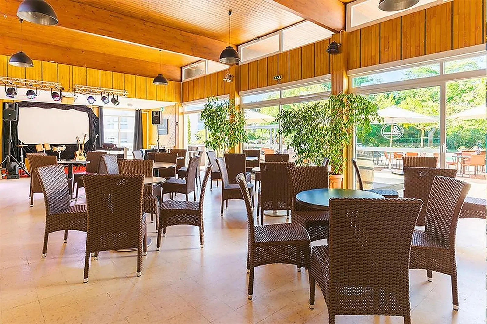 Lieux événementiels, AZUREVA LACANAU