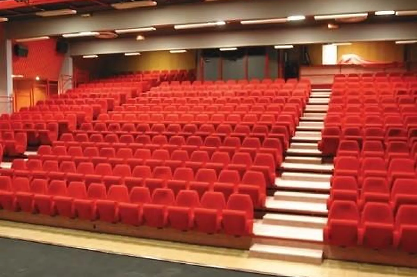 Lieux événementiels, AZUREVA LES KARELLIS