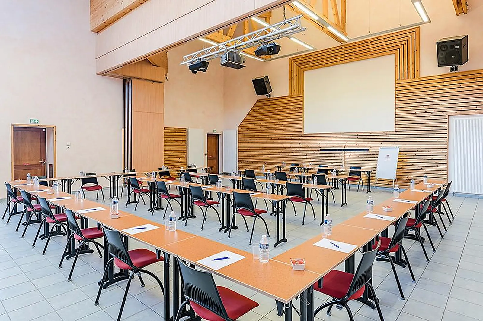 Lieux événementiels, AZUREVA LES KARELLIS