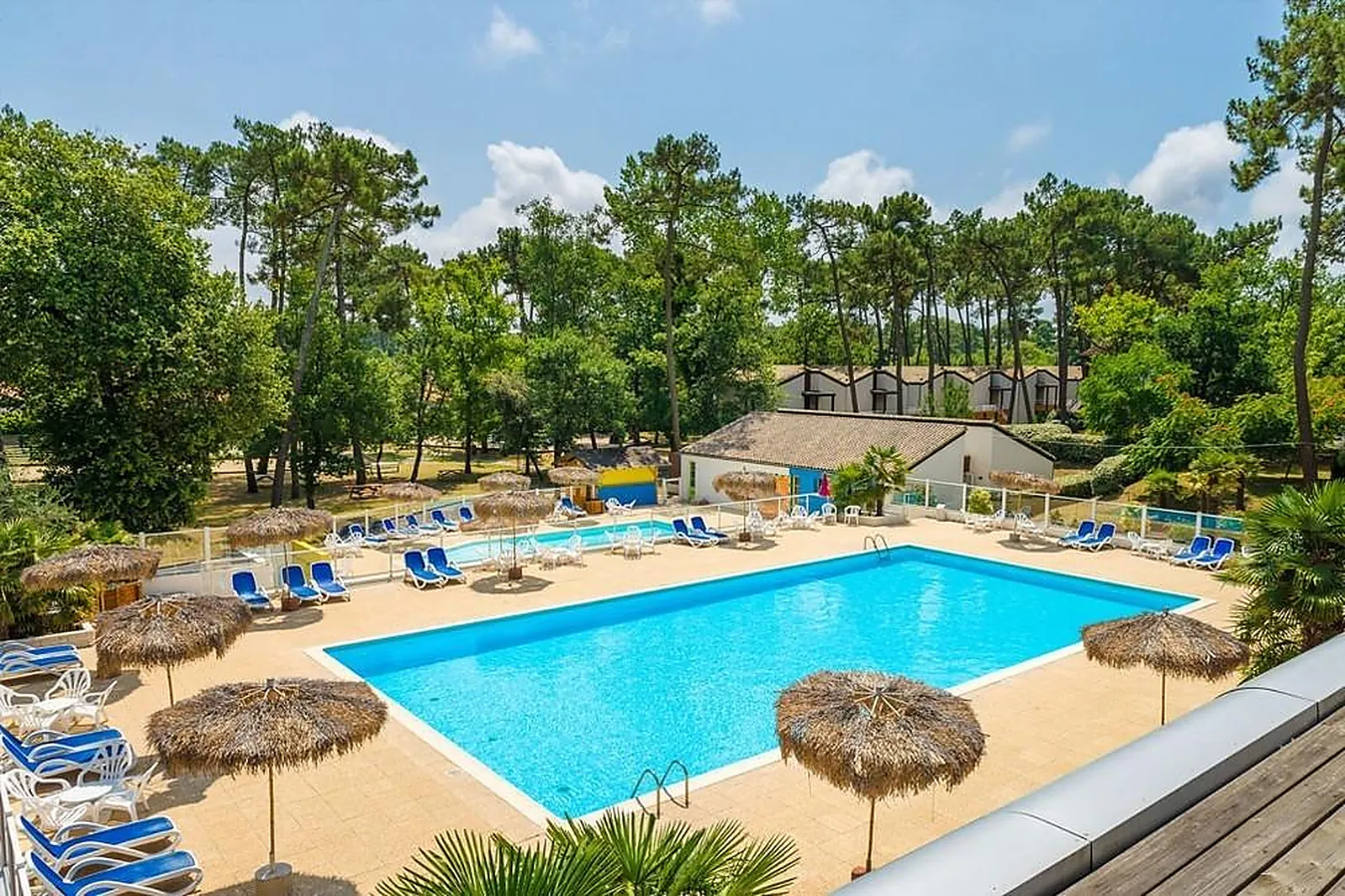 Lieux événementiels, AZUREVA RONCE-LES-BAINS