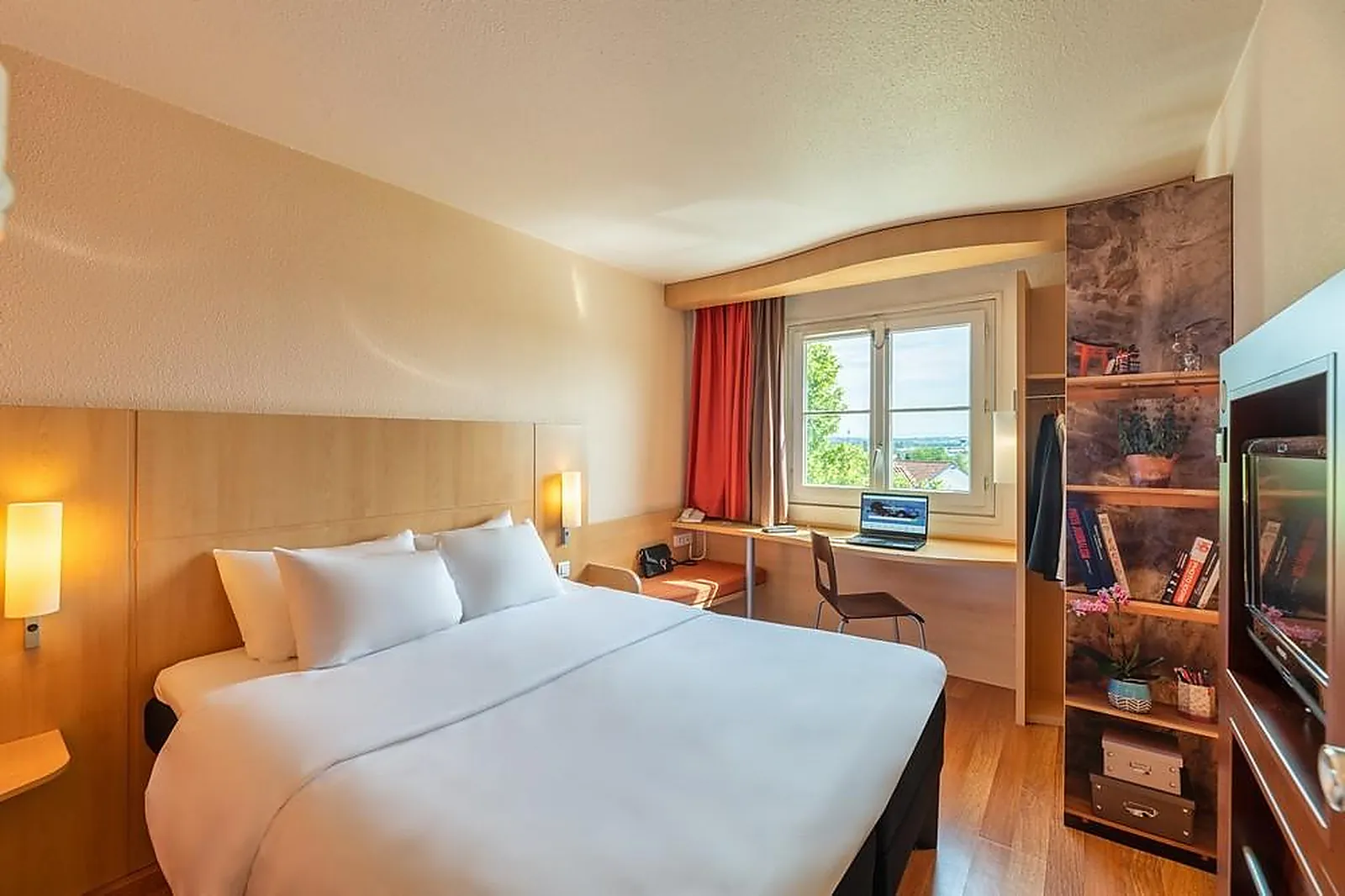 Lieux événementiels, BB HÔTEL LYON EUREXPO BRON