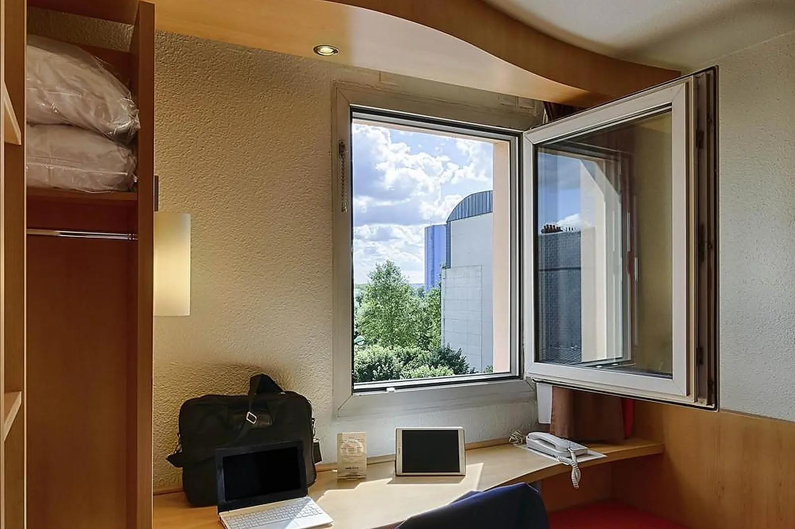 Lieux événementiels, BB ROUEN RIVE DROITE