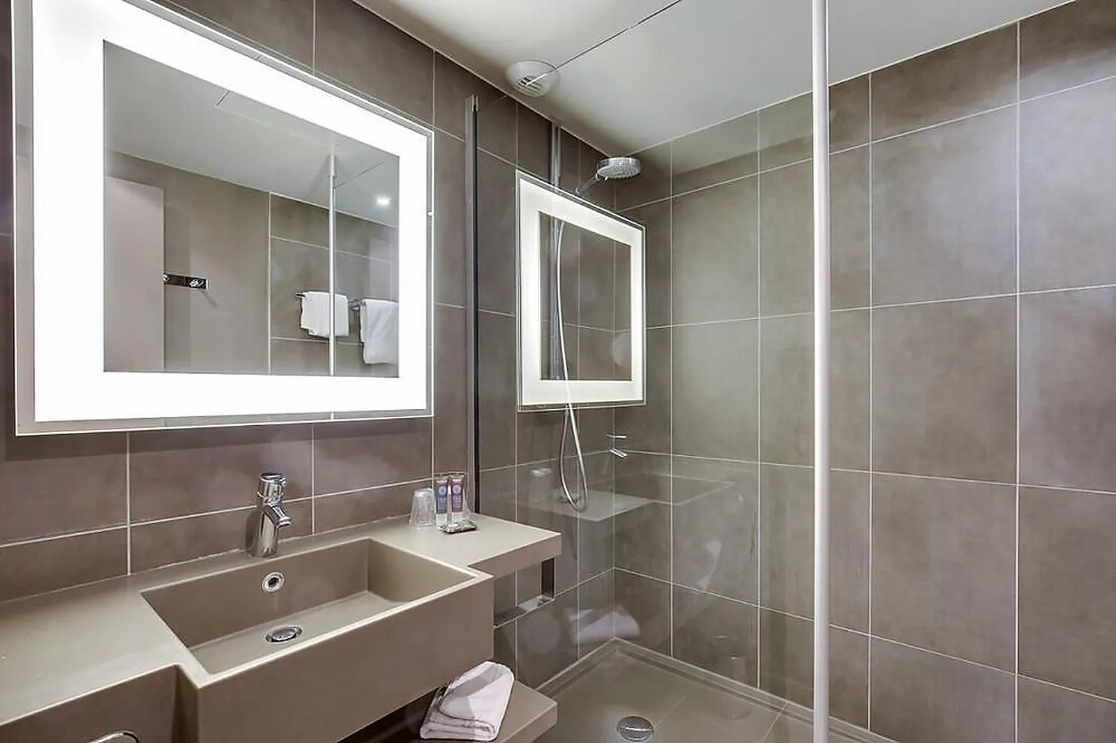 Lieux événementiels, BB HÔTEL CERGY PORT