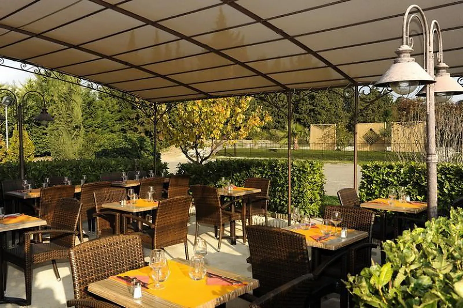 Lieux événementiels, BRIT HOTEL AVIGNON SUD, LE CALENDAL