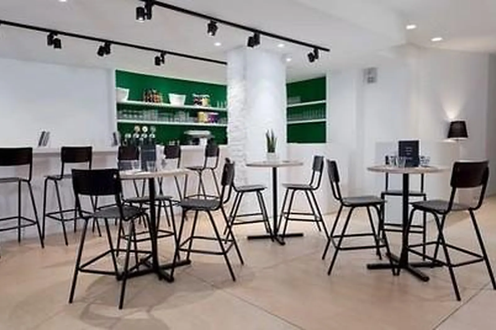 Lieux événementiels, BASILIC CAFÉ