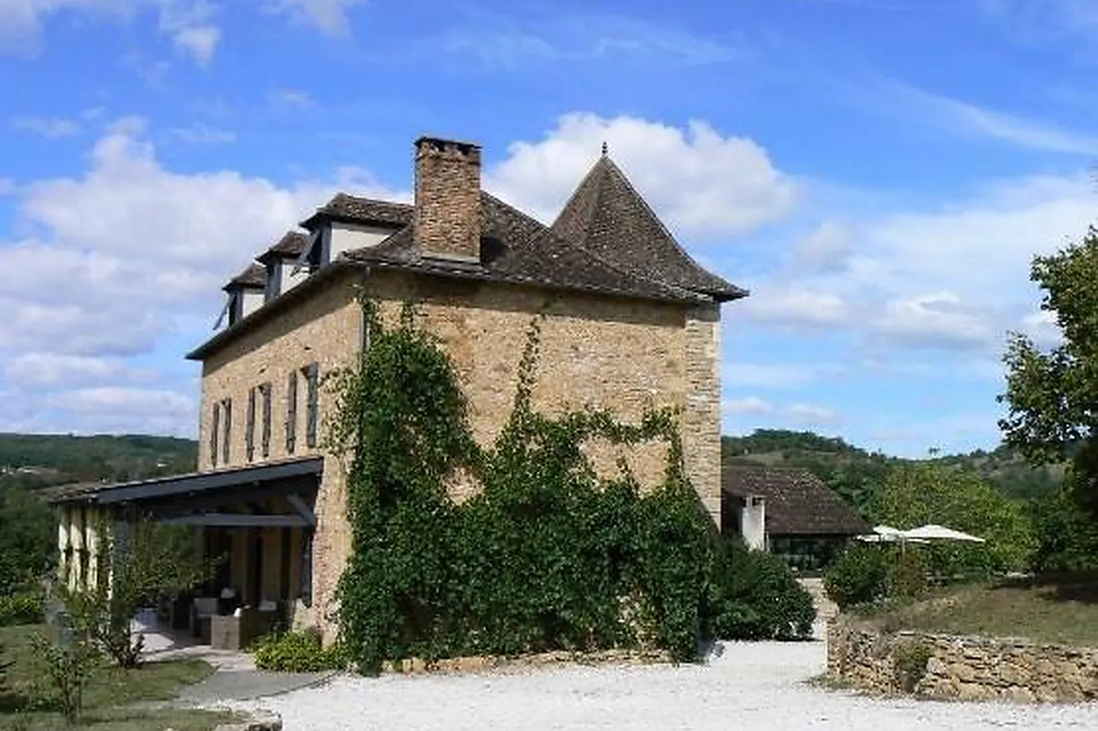 Lieux événementiels, BASTIE D'URFÉ