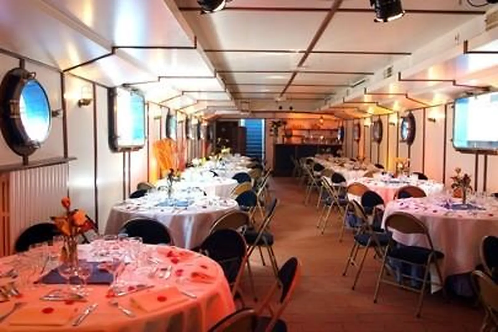 Lieux événementiels, BATEAU AABYSSE