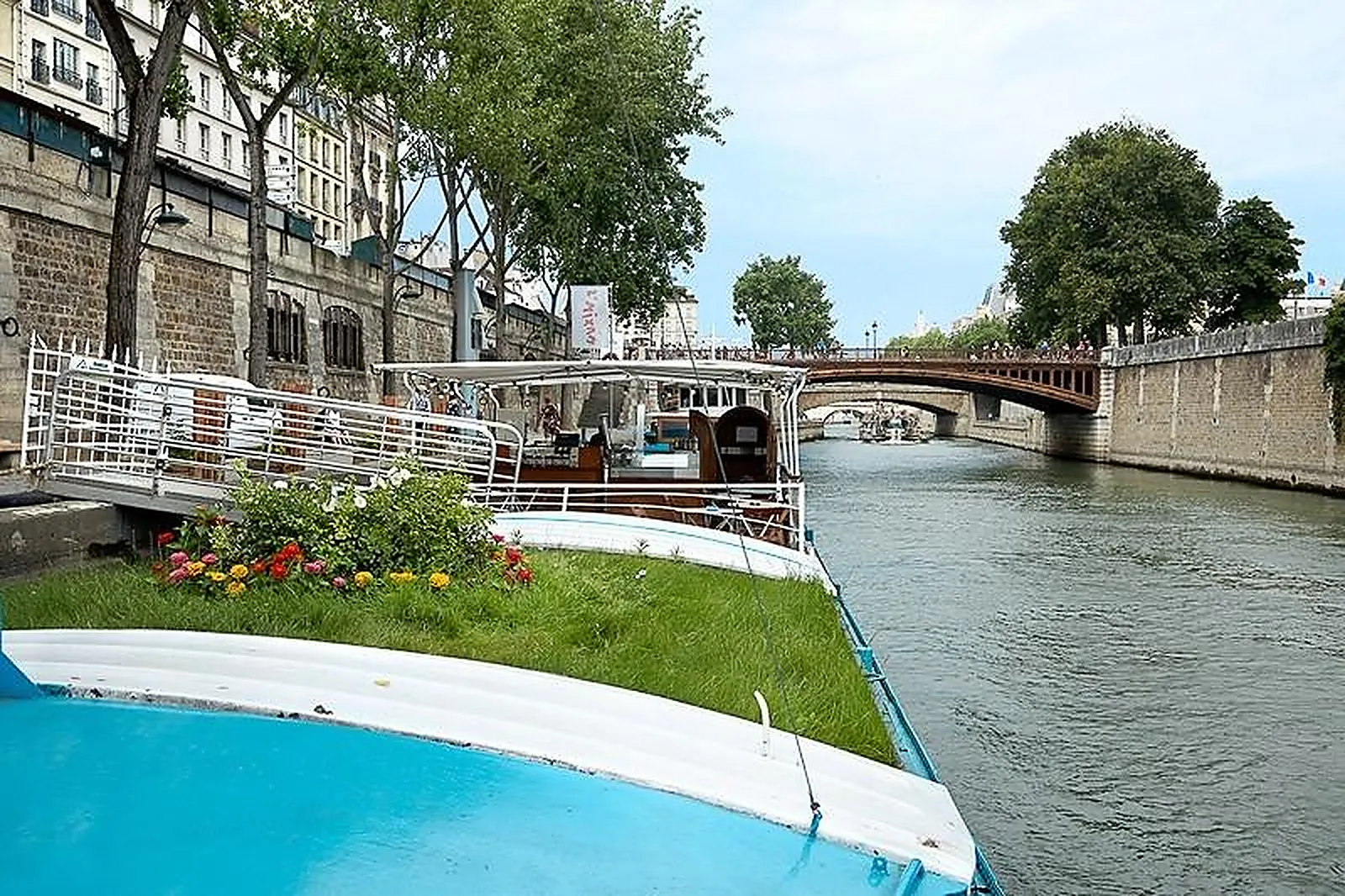 Lieux événementiels, BATEAU DAPHNÉ