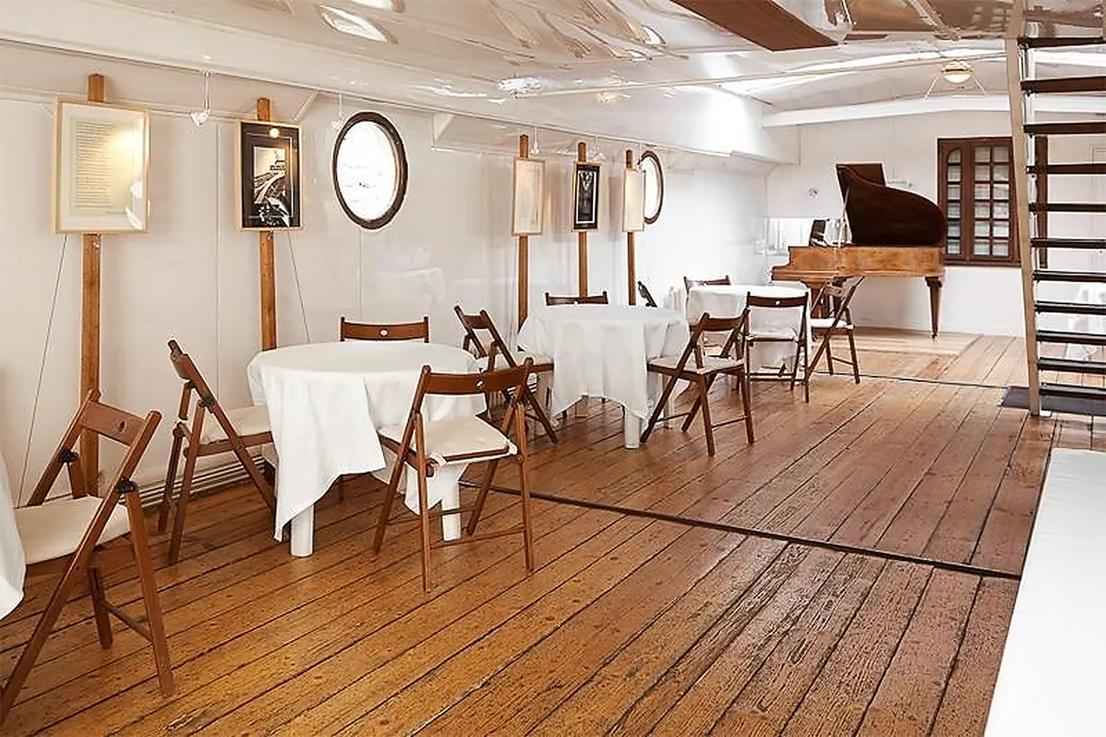 Lieux événementiels, BATEAU DAPHNÉ