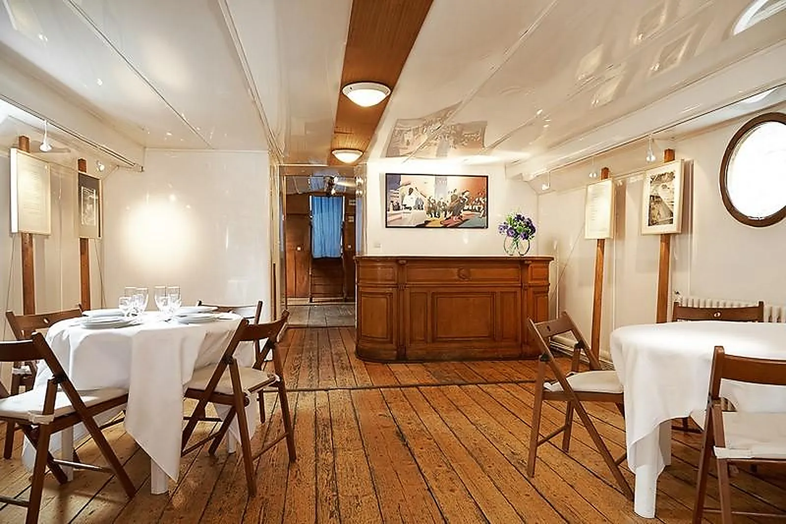 Lieux événementiels, BATEAU DAPHNÉ